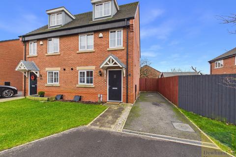 3 bedroom semi-detached house to rent, Moreton Road, Preston PR4