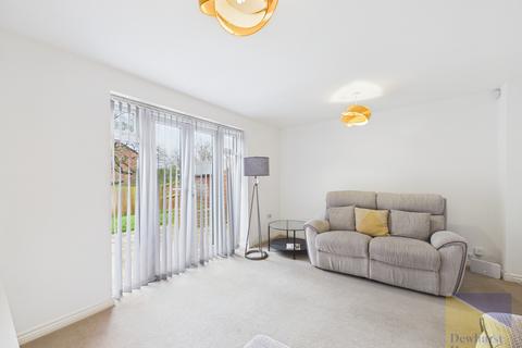 3 bedroom semi-detached house to rent, Moreton Road, Preston PR4