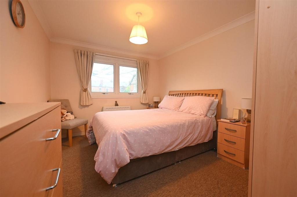 Bedroom1..JPG