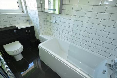 1 bedroom flat to rent, Lower Queens Road, Buckhurst Hill IG9