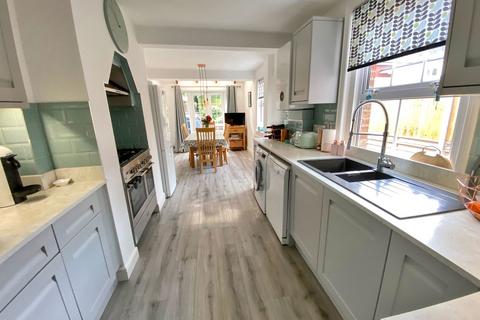 4 bedroom semi-detached house for sale, Lower Queens Road, Ashford TN24