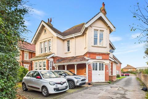 2 bedroom ground floor flat for sale, Loxley Gardens, Bulkington Avenue, BN14 7JB