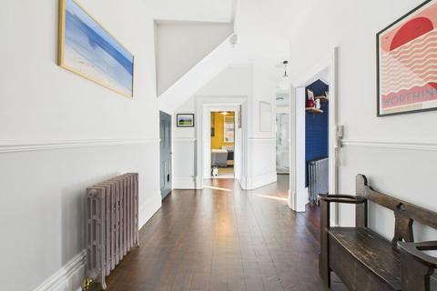 2 bedroom ground floor flat for sale, Loxley Gardens, Bulkington Avenue, BN14 7JB
