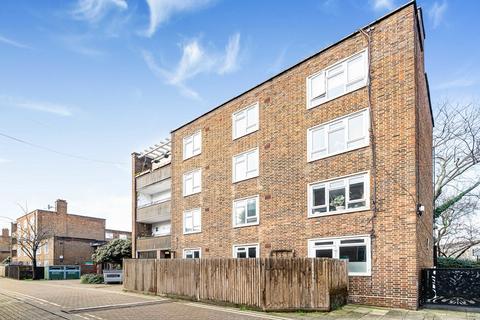 3 bedroom apartment for sale, King Henrys Walk, London, N1