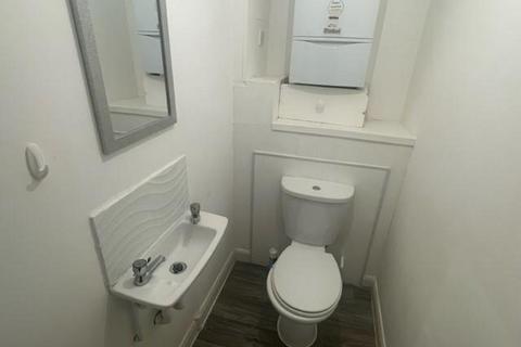 4 bedroom end of terrace house to rent, Exeter Road, London N9