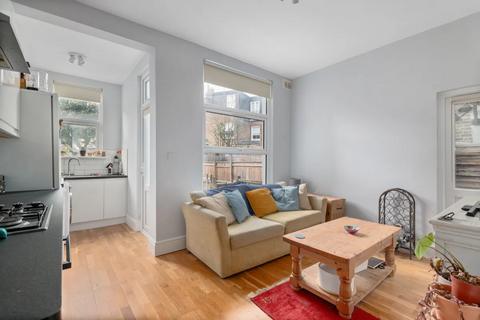 3 bedroom flat to rent, Durnsford Road, London SW19