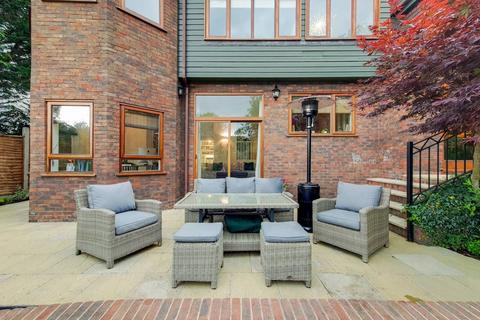 Beeches Drive, Farnham Common, Slough, SL2