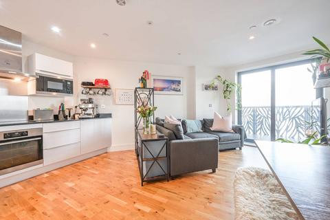 1 bedroom flat for sale, Leven Wharf, Poplar, London, E14