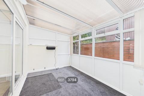 3 bedroom semi-detached house to rent, Nottingham NG5