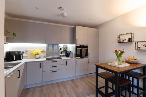 2 bedroom flat for sale, Whittle Drive, Hornchurch, RM12