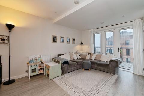 2 bedroom flat for sale, Whittle Drive, Hornchurch, RM12