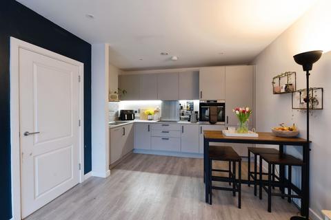 2 bedroom flat for sale, Whittle Drive, Hornchurch, RM12