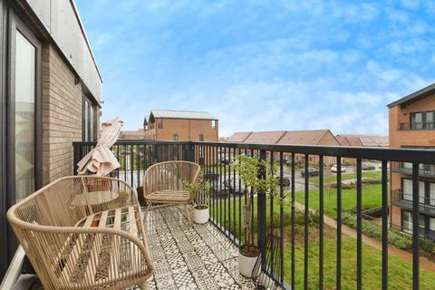 2 bedroom flat for sale, Whittle Drive, Hornchurch, RM12