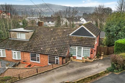 Hawthorn Crescent, Shipley BD17