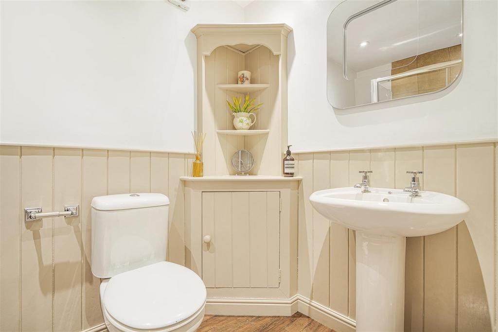 Downstairs wc/shower room
