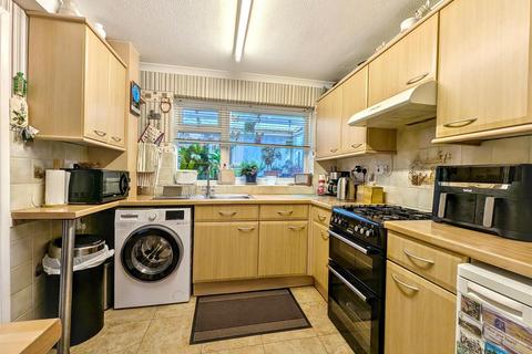 3 bedroom end of terrace house for sale, High Street, Oakfield, Ryde, PO33 1EL