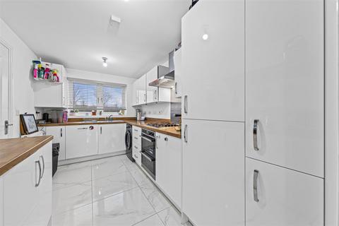 undefined, Longhorn Drive, Milton Keynes MK8