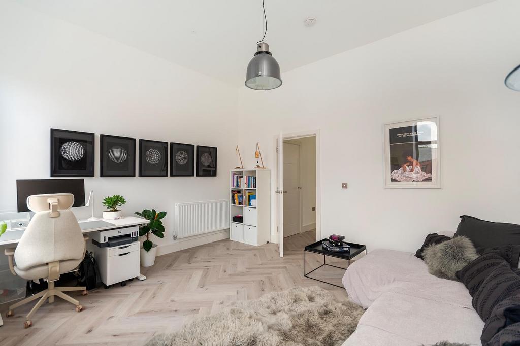 1 P7 WGK - Bedroom B.jpg