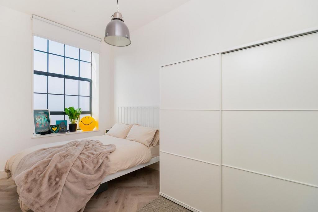 1 P7 WGK - Bedroom J.jpg