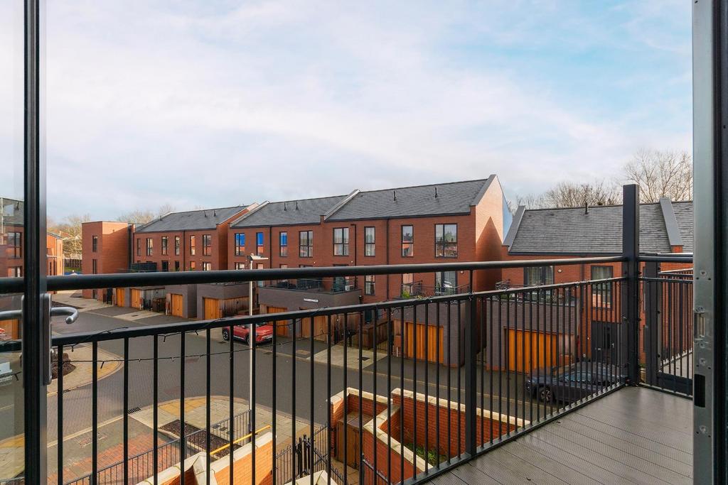 1 P7 WGK - Balcony B.jpg