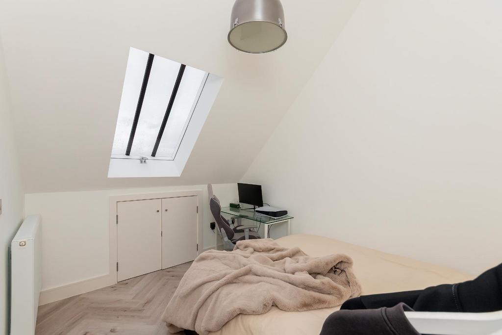 1 P7 WGK - Bedroom O.jpg