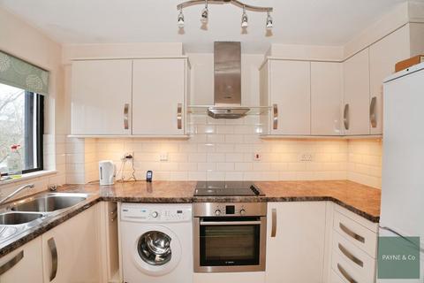 2 bedroom retirement property for sale, Vienna Close, Ilford, IG5