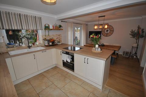 4 bedroom detached house for sale, Excelsior Gardens, Northampton