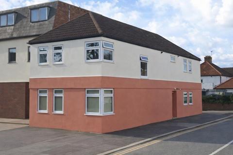 2 bedroom flat to rent, Red Lion Road, Tolworth