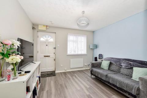 1 bedroom ground floor flat for sale, Mortimer Close, Bushey WD23