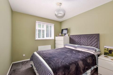 1 bedroom ground floor flat for sale, Mortimer Close, Bushey WD23