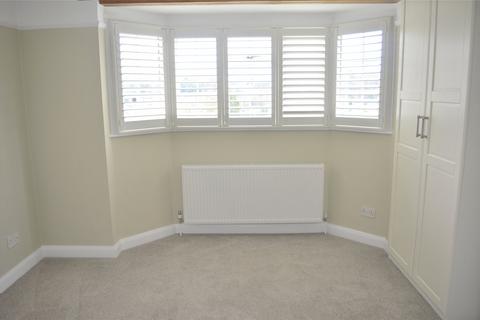 3 bedroom semi-detached house to rent, Famet Avenue, Purley CR8