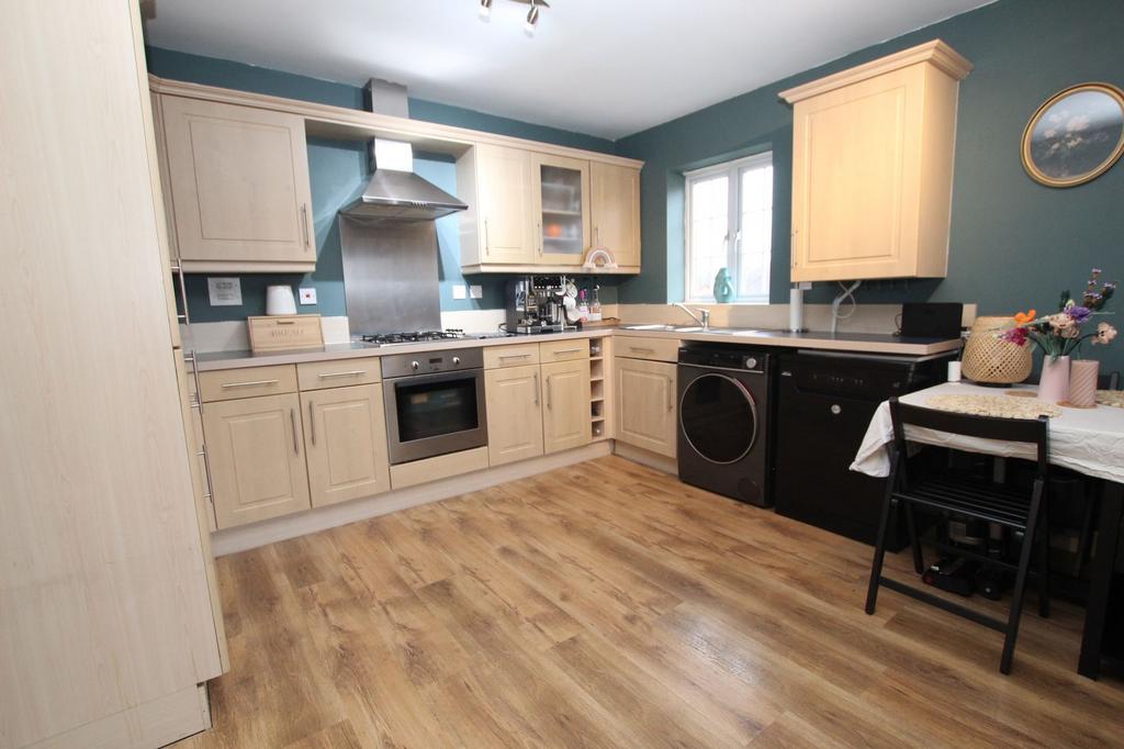 Lounge / Kitchen / Diner