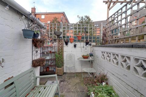 4 bedroom end of terrace house for sale, Regent Street, Stonehouse