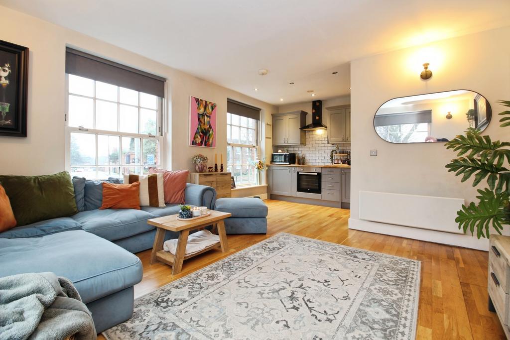 Lounge / Kitchen