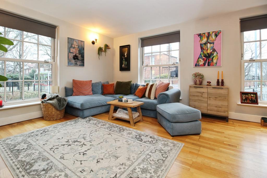 Lounge / Kitchen