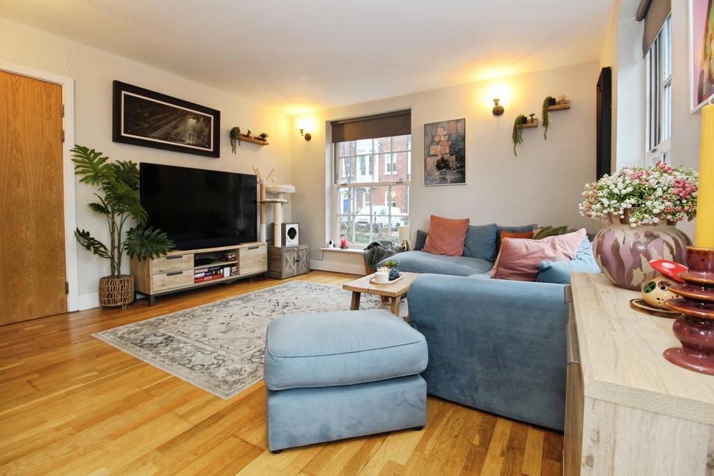 Lounge / Kitchen