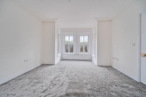 3 bedroom detached house to rent, Dean Road, Hampshire SO18