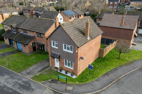 Highworth Way, Tilehurst, Reading, Berkshire, RG31
