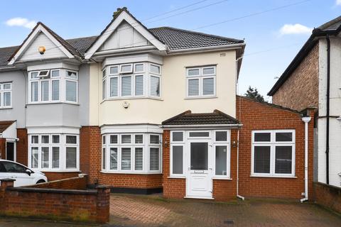 4 bedroom end of terrace house for sale, Overton Drive, Chadwell Heath, RM6
