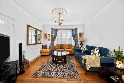 4 bedroom end of terrace house for sale, Overton Drive, Chadwell Heath, RM6