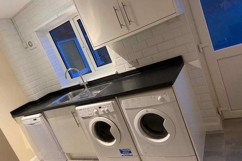 2 bedroom ground floor flat for sale, Victoria Street, Aylesbury, HP20 1NA