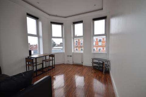 1 bedroom house to rent, Park Parade, London, NW10 4JG