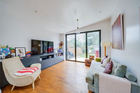 2 bedroom ground floor flat for sale, Shoot Up Hill, London, NW2