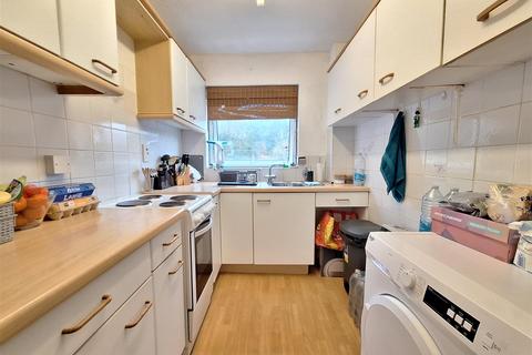 1 bedroom flat to rent, Trafalgar Court