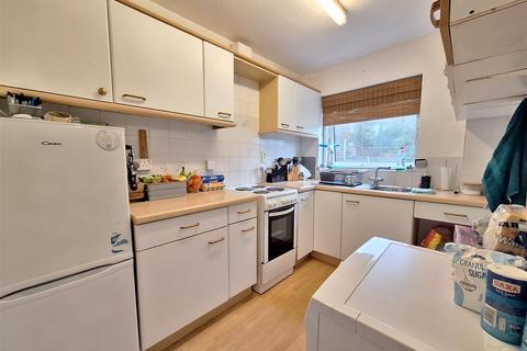 1 bedroom flat to rent, Trafalgar Court