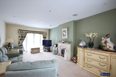 undefined, Tall Pines Close, Emerson Park, Hornchurch, RM11