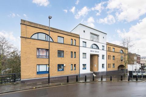 3 bedroom flat for sale, Caledonian Road, London N1
