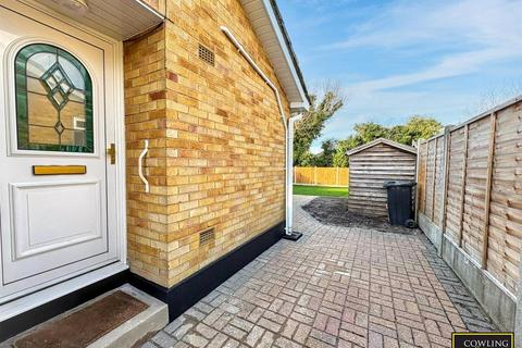 2 bedroom semi-detached bungalow for sale, Long Meadow Drive, Wickford