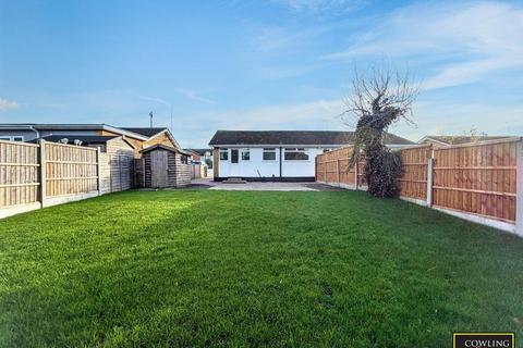 2 bedroom semi-detached bungalow for sale, Long Meadow Drive, Wickford