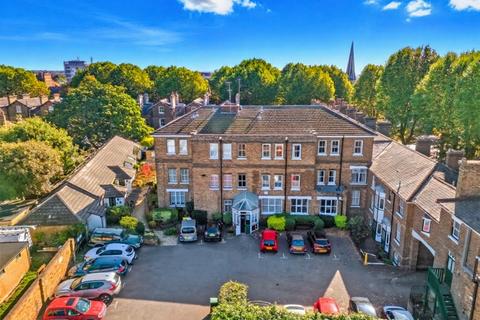 1 bedroom flat for sale, Cambridge Road, Southend-on-sea, SS1 1